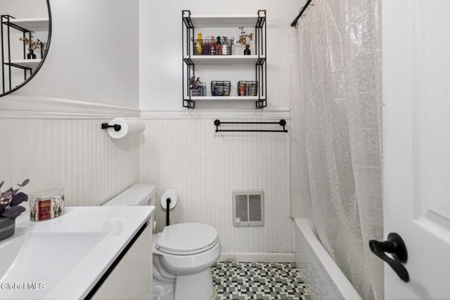 20 Maxwell Drive, Troy, NY 12180