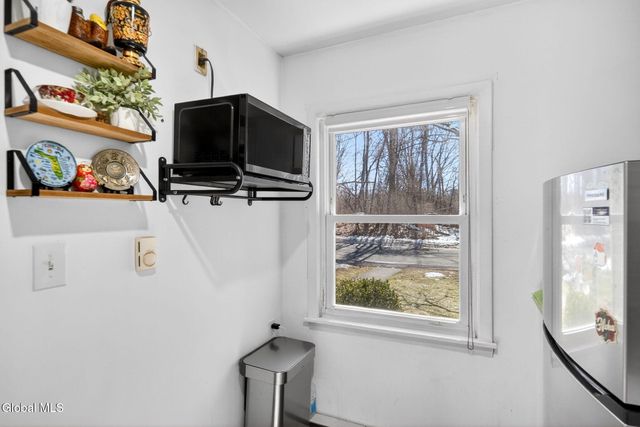 20 Maxwell Drive, Troy, NY 12180