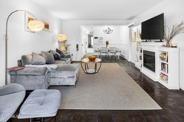 20 Maxwell Drive, Troy, NY 12180