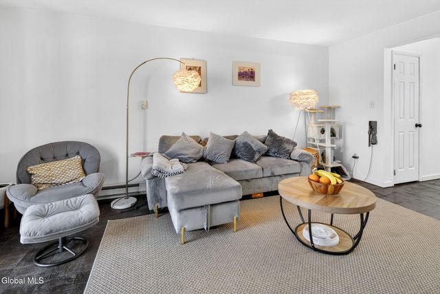 20 Maxwell Drive, Troy, NY 12180