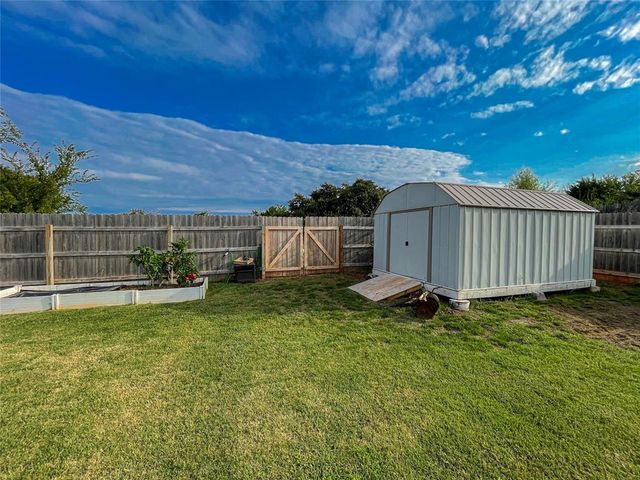 9800 Abington Circle, Edmond, OK 73025