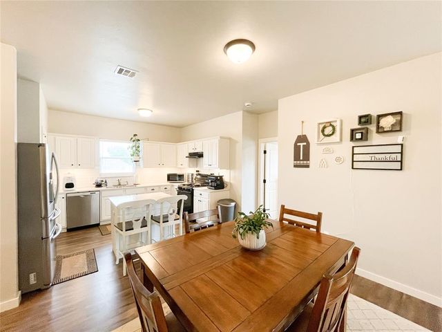 9800 Abington Circle, Edmond, OK 73025