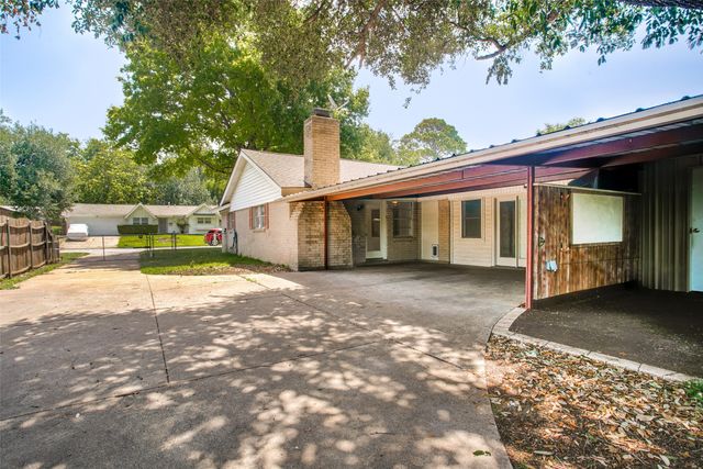 412 Franklin Drive, Euless, TX 76040