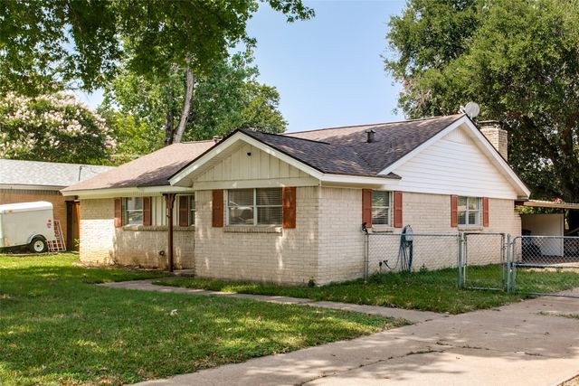 412 Franklin Drive, Euless, TX 76040