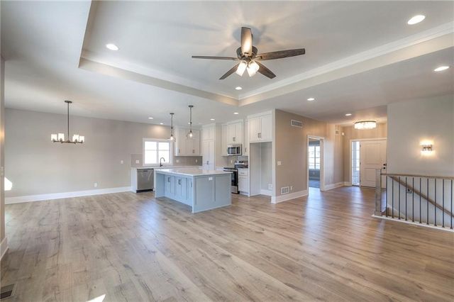 11207 Trevor Drive, Peculiar, MO 64078