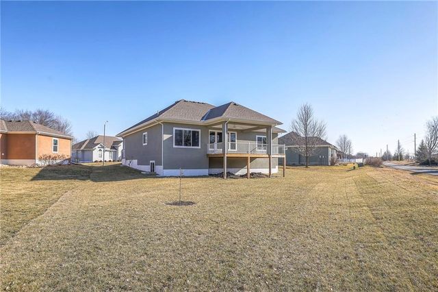 11207 Trevor Drive, Peculiar, MO 64078