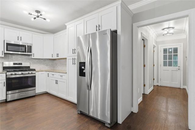 181 W Lake Drive, Roswell, GA 30075