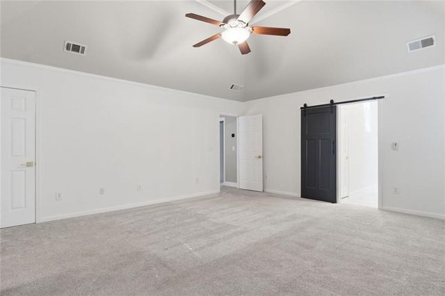 181 W Lake Drive, Roswell, GA 30075