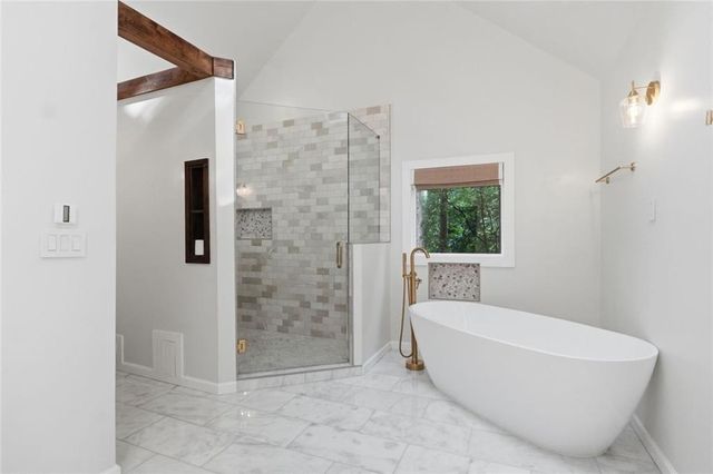 181 W Lake Drive, Roswell, GA 30075
