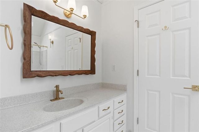 181 W Lake Drive, Roswell, GA 30075