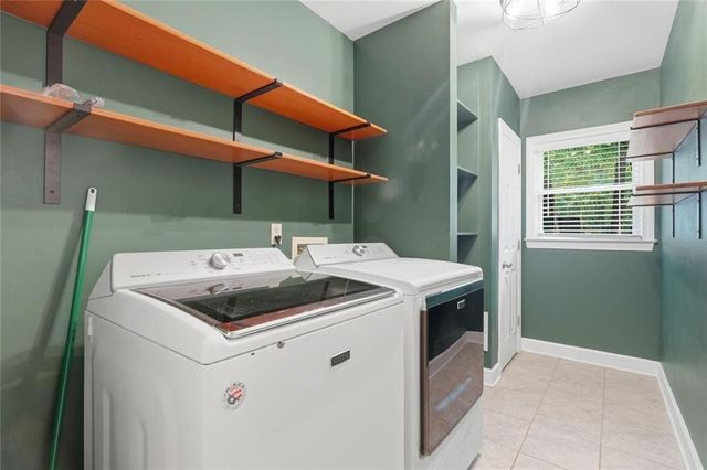 181 W Lake Drive, Roswell, GA 30075