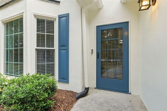 181 W Lake Drive, Roswell, GA 30075