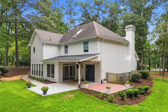 181 W Lake Drive, Roswell, GA 30075