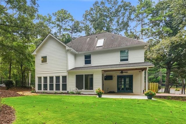 181 W Lake Drive, Roswell, GA 30075