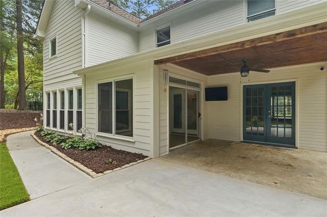 181 W Lake Drive, Roswell, GA 30075