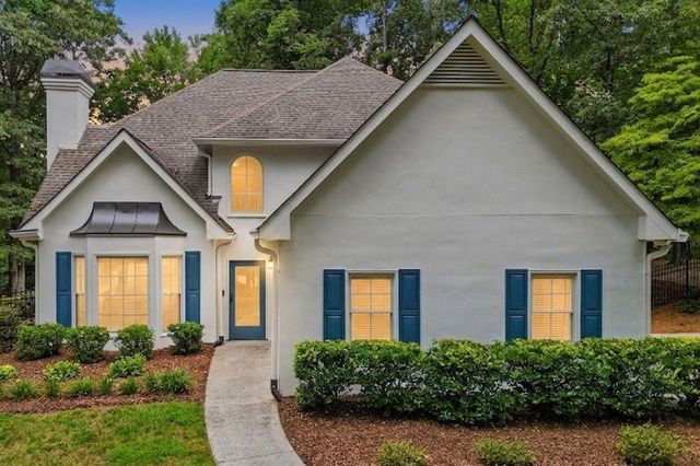 181 W Lake Drive, Roswell, GA 30075