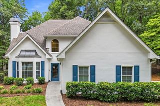 181 W Lake Drive, Roswell, GA 30075