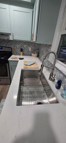 5452 E Lakeland Drive, North Charleston, SC 29406