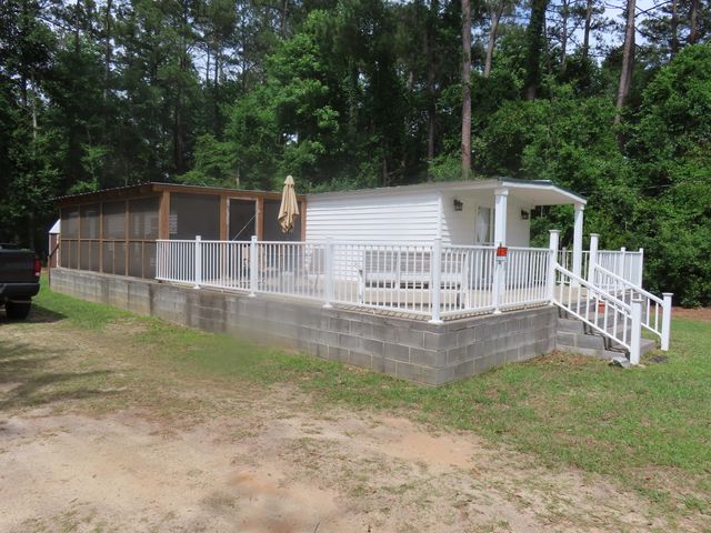 1636 Clubhouse Road, Summerton, SC 29148