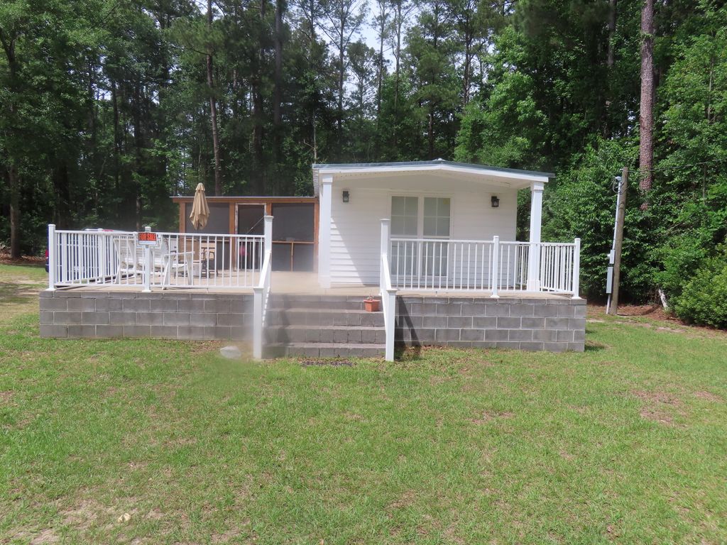 1636 Clubhouse Road, Summerton, SC 29148