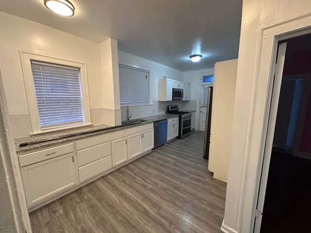 7612 S PHILLIPS Avenue 2, Chicago, IL 60649