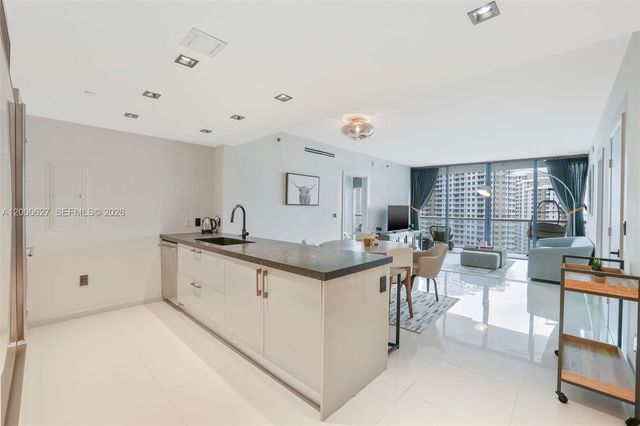 465 Brickell Ave 1805, Miami, FL 33131