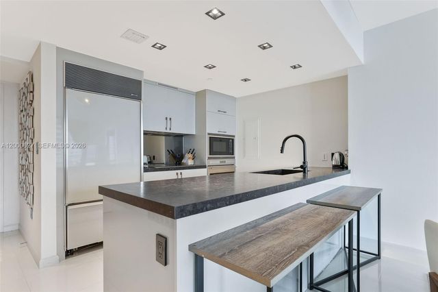 465 Brickell Ave 1805, Miami, FL 33131