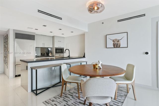 465 Brickell Ave 1805, Miami, FL 33131