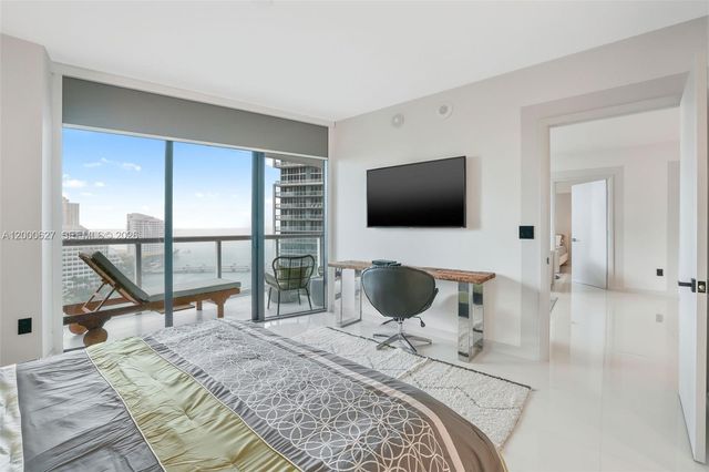 465 Brickell Ave 1805, Miami, FL 33131