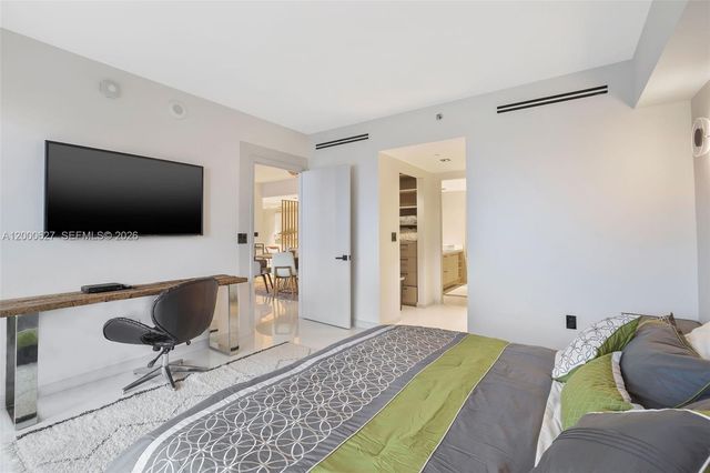 465 Brickell Ave 1805, Miami, FL 33131