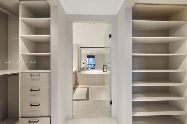 465 Brickell Ave 1805, Miami, FL 33131