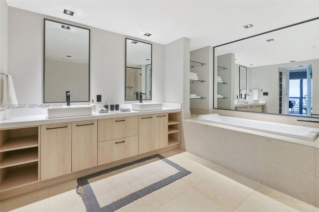 465 Brickell Ave 1805, Miami, FL 33131