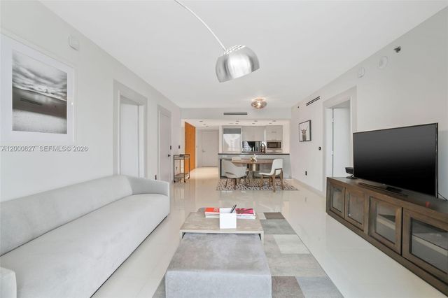 465 Brickell Ave 1805, Miami, FL 33131