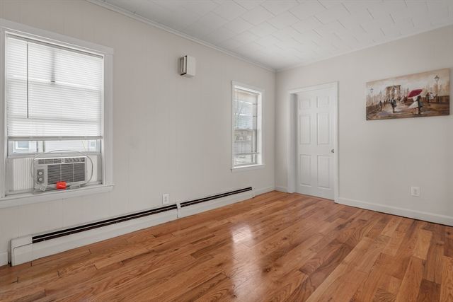 155 Grand St, Worcester, MA 01603