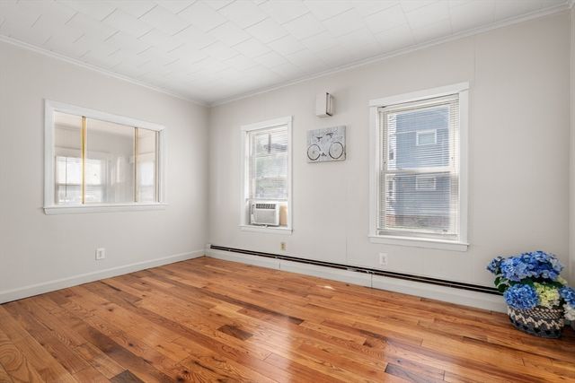 155 Grand St, Worcester, MA 01603
