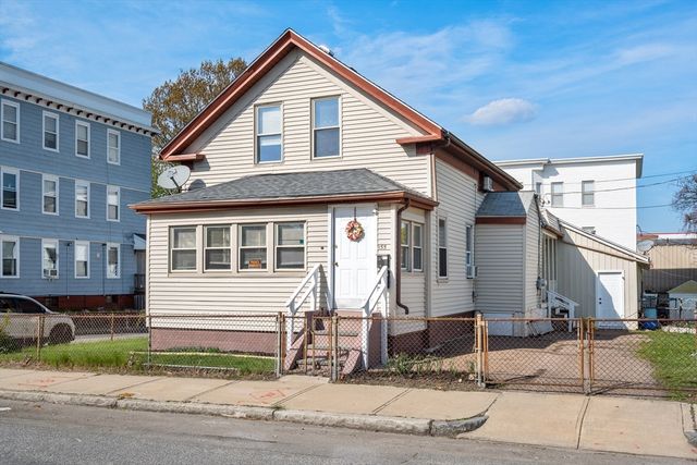155 Grand St, Worcester, MA 01603