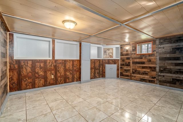 155 Grand St, Worcester, MA 01603