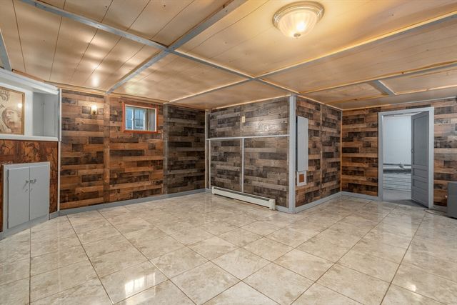 155 Grand St, Worcester, MA 01603