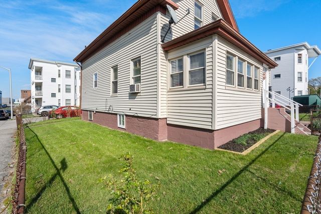 155 Grand St, Worcester, MA 01603
