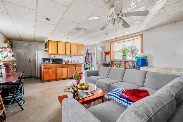 155 Grand St, Worcester, MA 01603