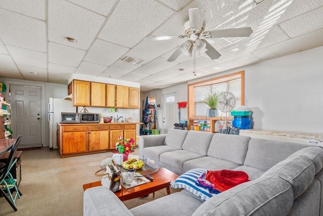 155 Grand St, Worcester, MA 01603