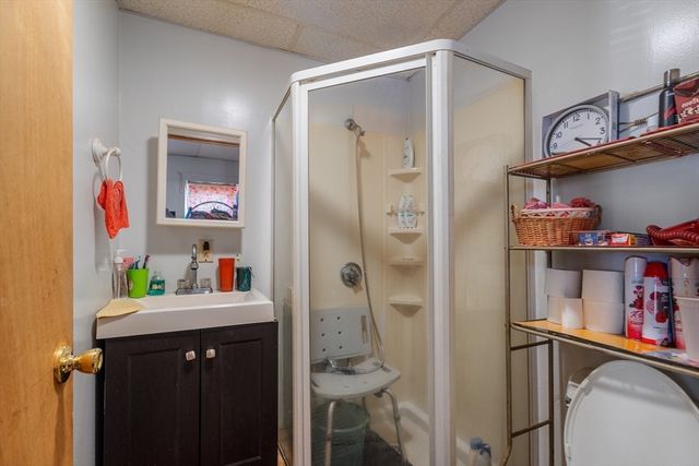 155 Grand St, Worcester, MA 01603