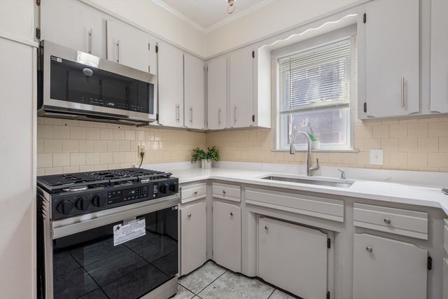 155 Grand St, Worcester, MA 01603
