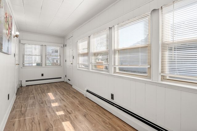 155 Grand St, Worcester, MA 01603