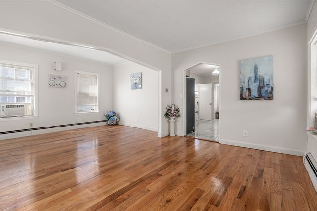 155 Grand St, Worcester, MA 01603