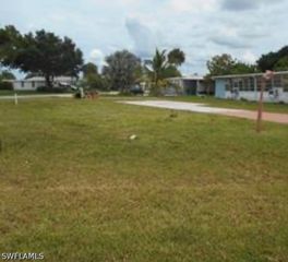 501 Riviera BLVD W, Naples, FL 34112