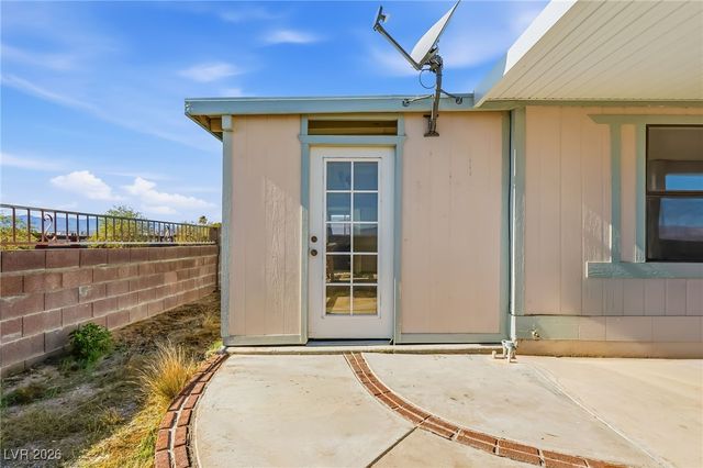 1611 Esquina Street, Laughlin, NV 89029