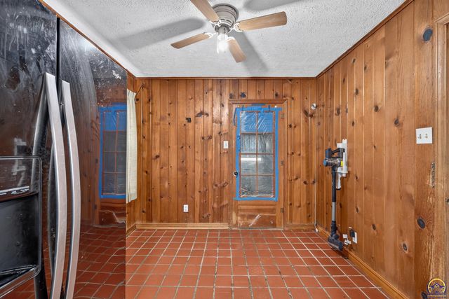 3104 SE Colorado AVE, Topeka, KS 66605