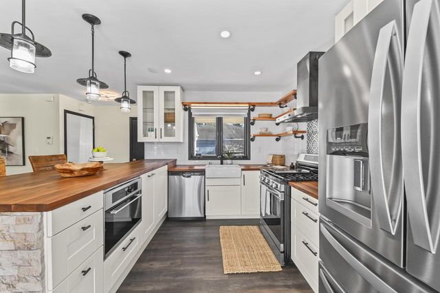 N81W13612 Wedge COURT, Menomonee Falls, WI 53051