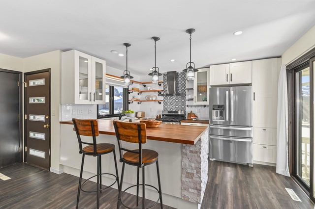 N81W13612 Wedge COURT, Menomonee Falls, WI 53051